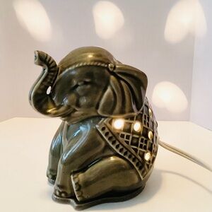 Elephant Nightlight Wax Warmer Accent Light Trunk Up Animal Tart Candle